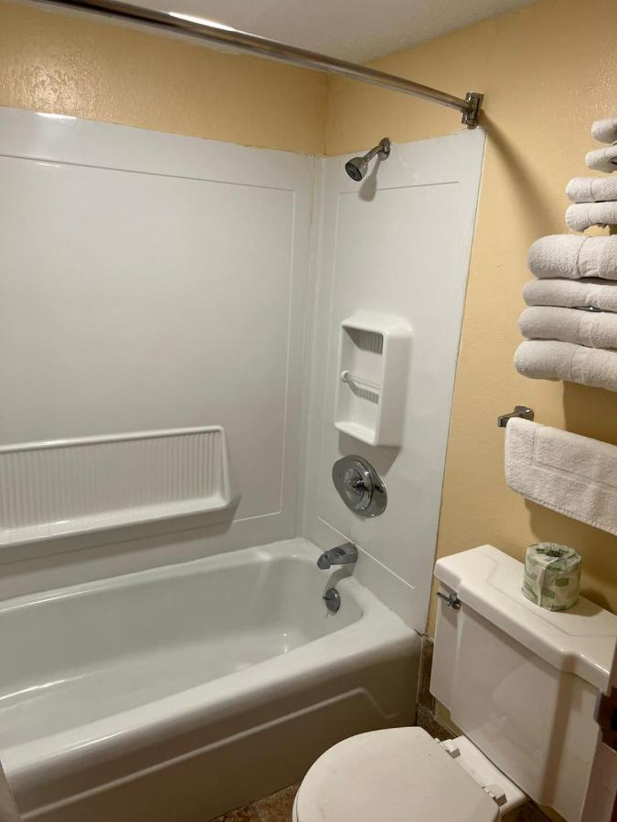 Travelers Lodge Beatrice Екстериор снимка