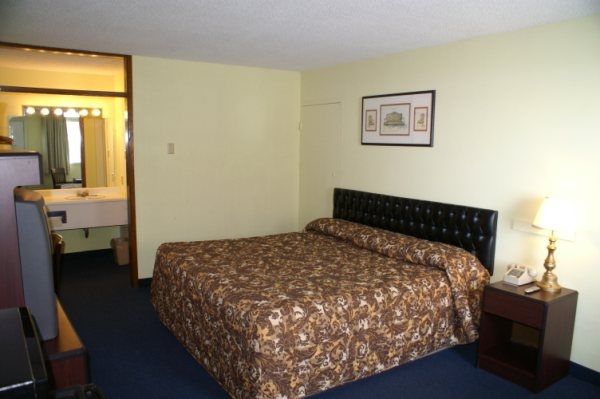 Travelers Lodge Beatrice Стая снимка