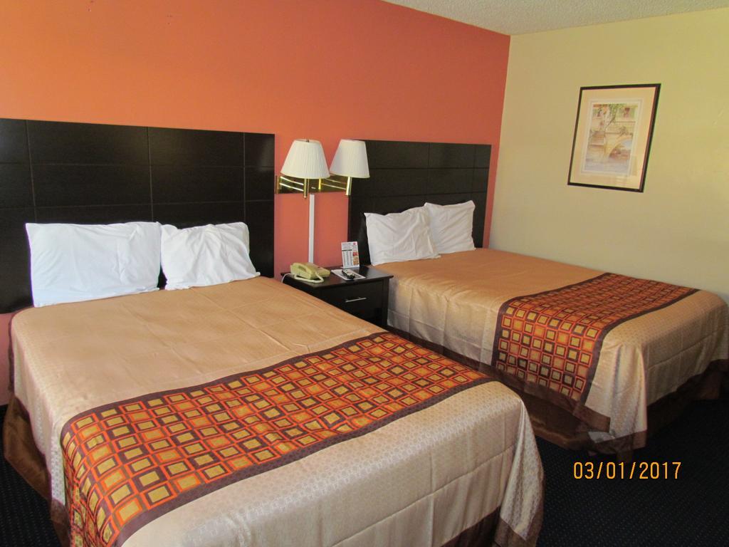 Travelers Lodge Beatrice Екстериор снимка